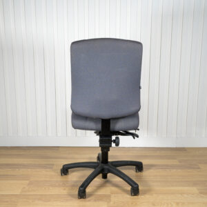 Chaise de bureau ergonomique Rouillard usagée – grise, sans accoudoirs