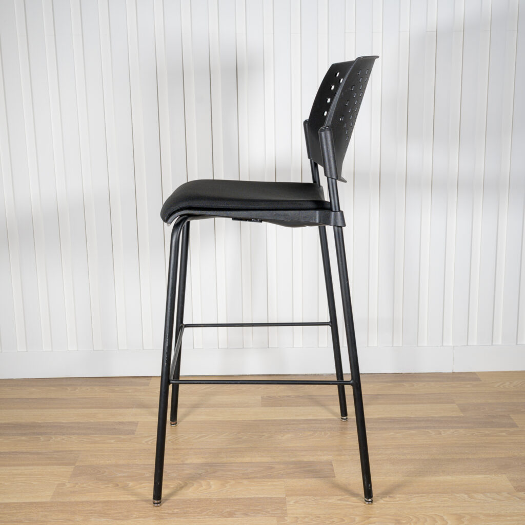 Chaise haute ADI usagée – noire, style bistro