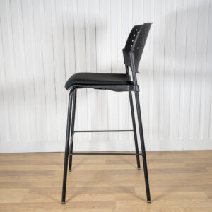Chaise haute ADI usagée – noire, style bistro