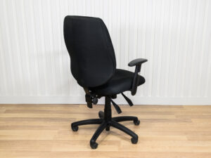 Chaise ergonomique noire Global Offices To Go avec accoudoirs ajustables