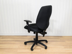 Chaise ergonomique noire Global Offices To Go avec accoudoirs ajustables