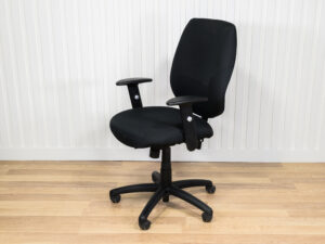 Chaise ergonomique noire Global Offices To Go avec accoudoirs ajustables