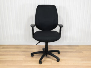 Chaise ergonomique noire Global Offices To Go avec accoudoirs ajustables