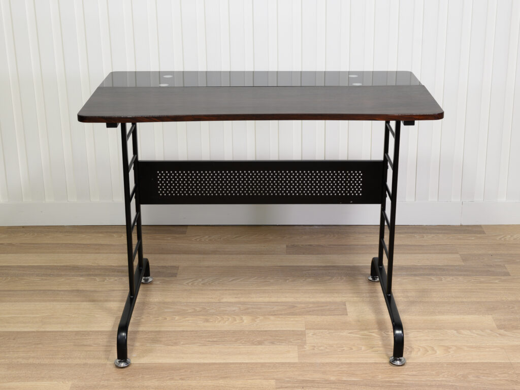 Bureau d’ordinateur compact en verre noir et métal