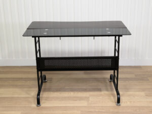 Bureau d’ordinateur compact en verre noir et métal