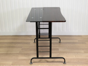 Bureau d’ordinateur compact en verre noir et métal