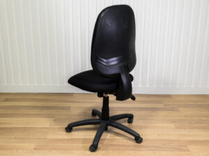 Chaise ergonomique Global noire sans accoudoirs
