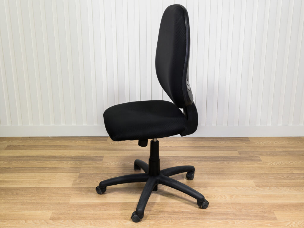 Chaise ergonomique Global noire sans accoudoirs