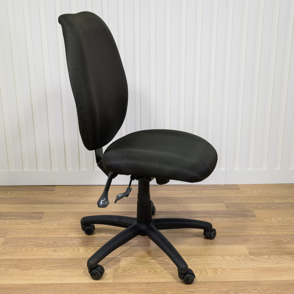 Chaise opérateur noire ajustable — tissu rembourré, sans accoudoirs