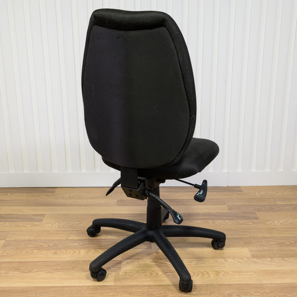 Chaise opérateur noire ajustable — tissu rembourré, sans accoudoirs