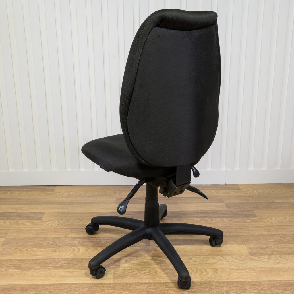 Chaise opérateur noire ajustable — tissu rembourré, sans accoudoirs